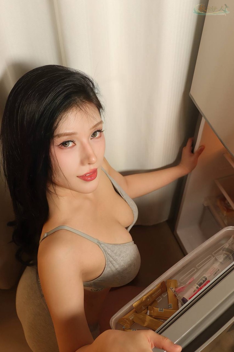 深圳蜜桃臀健身模特街拍