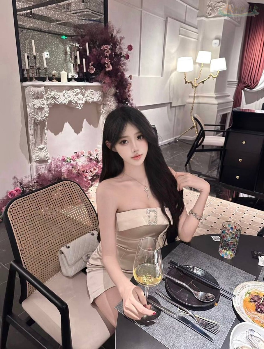 广州初恋脸模特纯欲风格