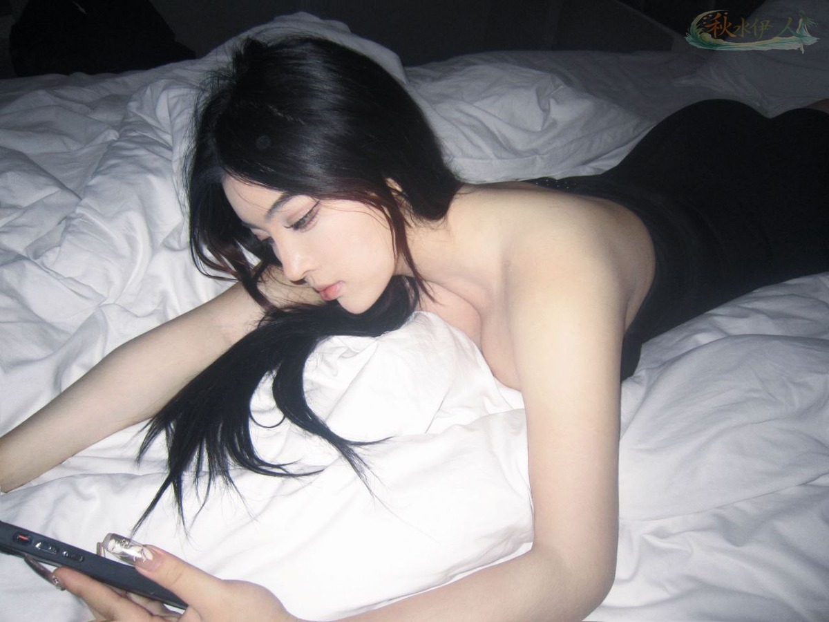 广州胸围E蜜桃臀模特气质清纯写真