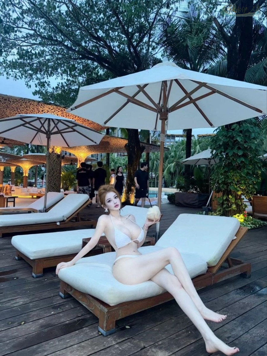 北京时尚模特翘臀完美比例