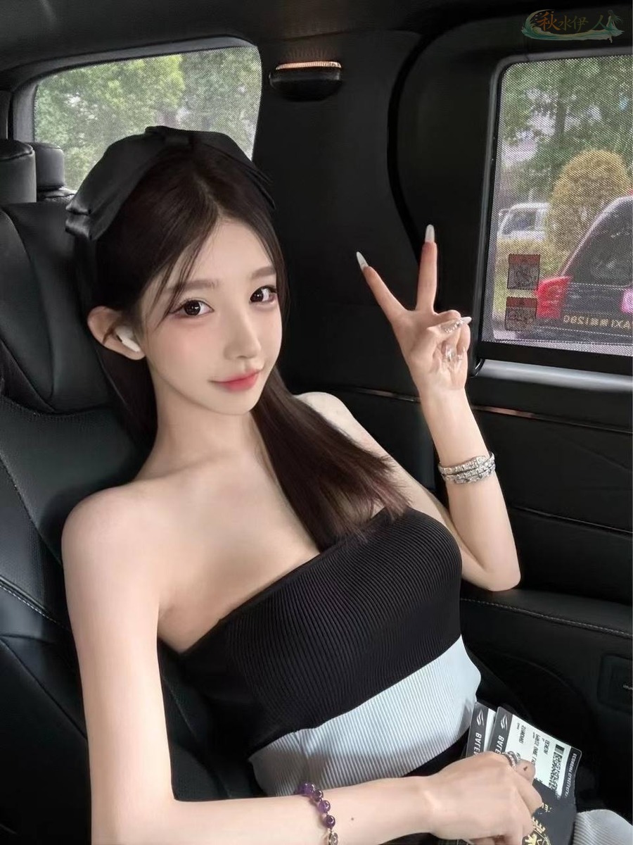上海蜜桃臀女模生活照一