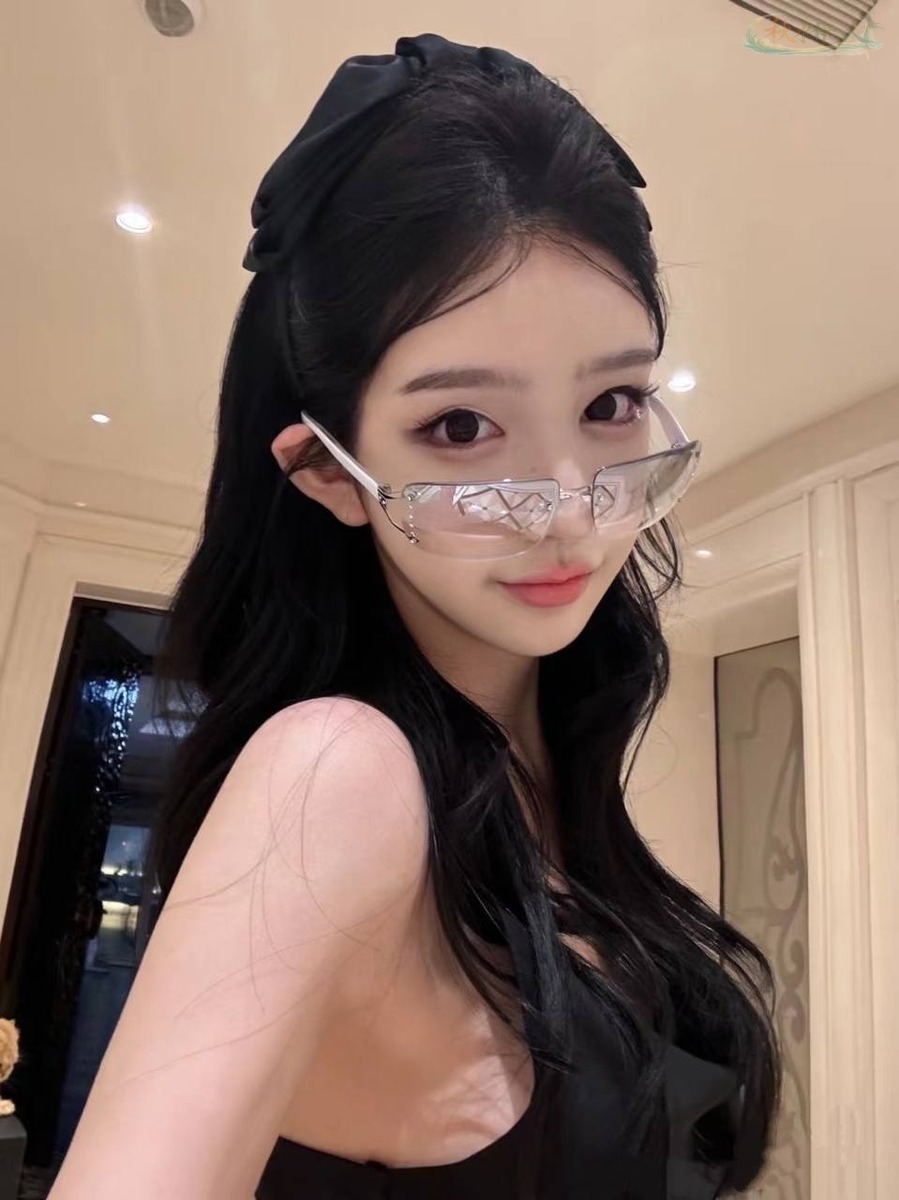 上海细腰翘臀模特写真四