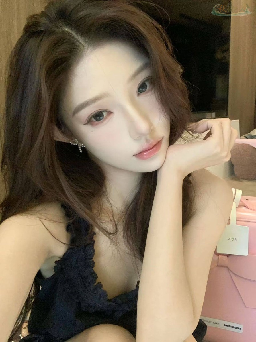 上海气质模特侧颜精致轮廓
