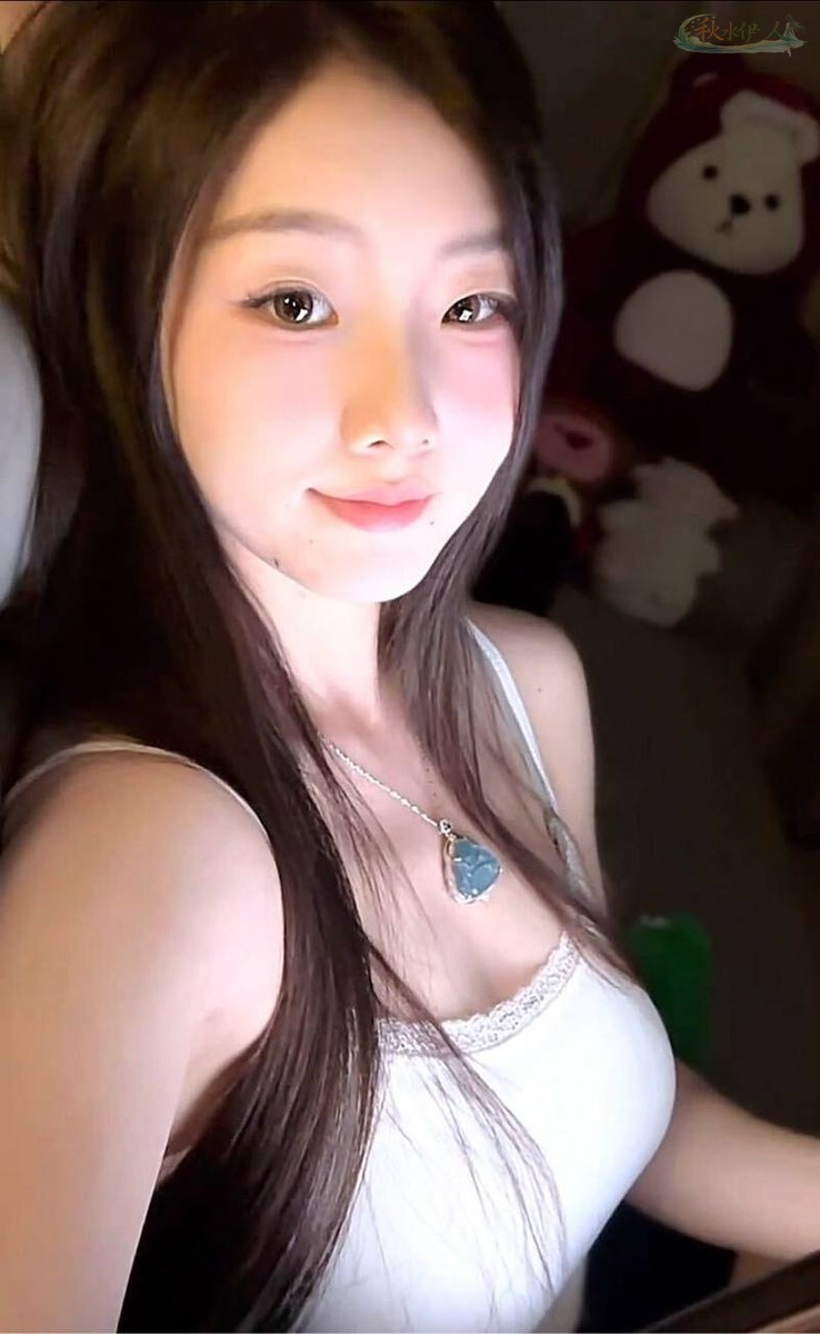 苏州模特紧身裙曲线照