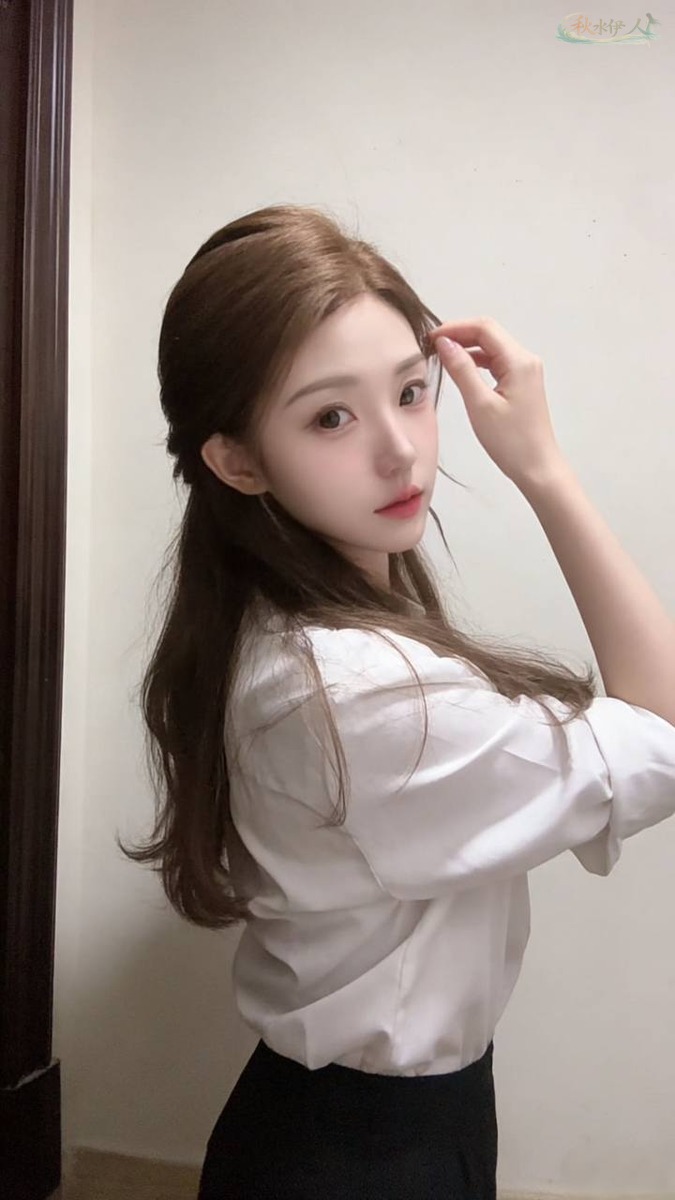 广州无纹身模特瑶瑶纯天然写真