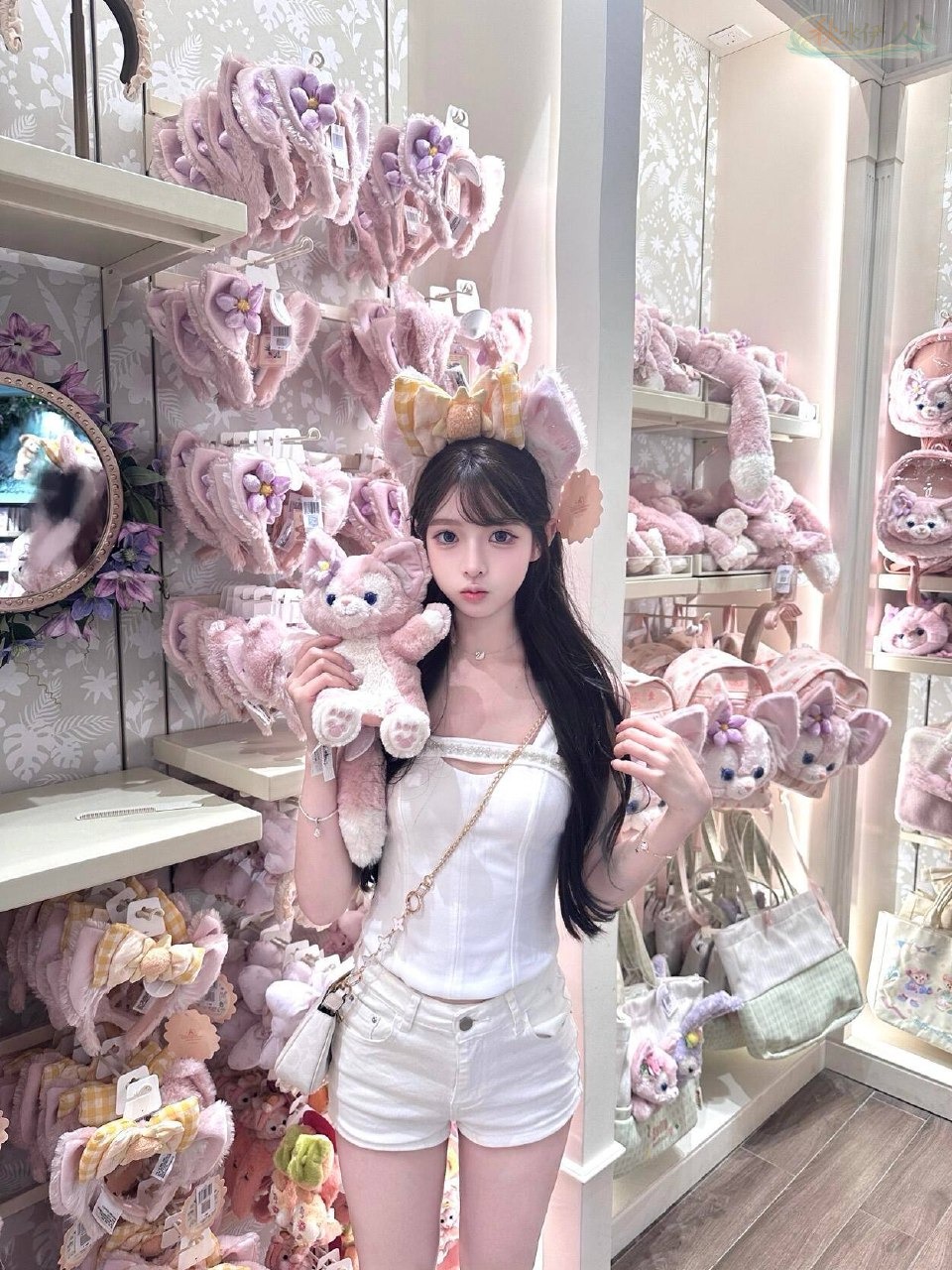 模特幼恩健身照片展现筷子腿