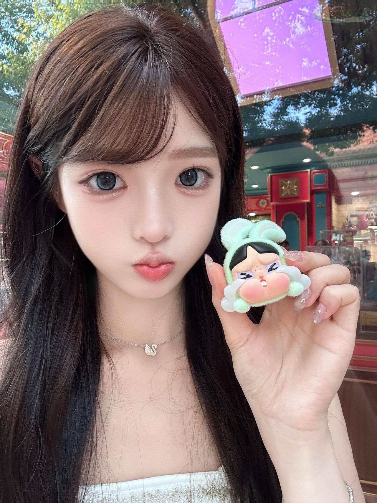 模特幼恩钢琴弹奏才艺展示