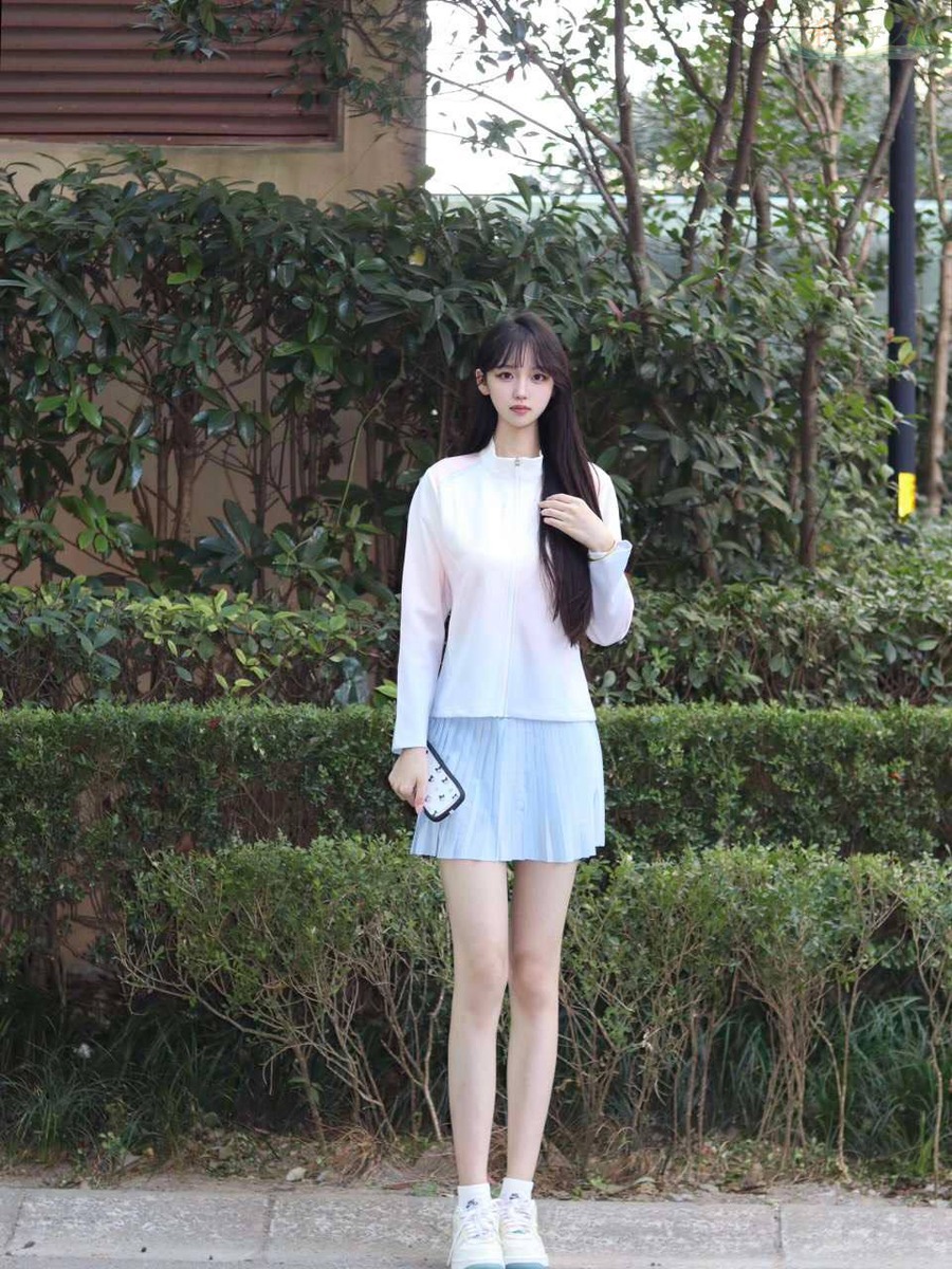 北京白嫩肌肤长腿模特校园风