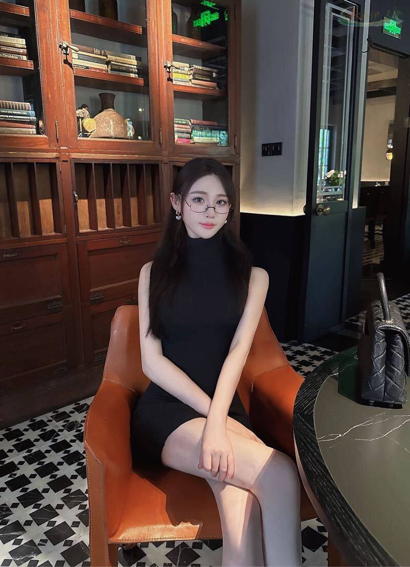 南京天然E杯气质模特写真