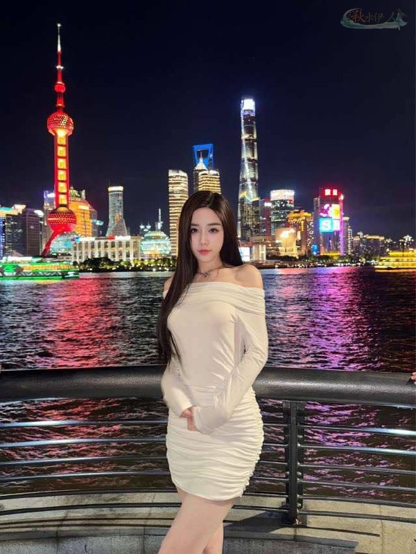 南京成熟少妇风格模特街拍
