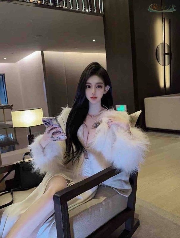 济南清纯模特洋气甜美街拍2