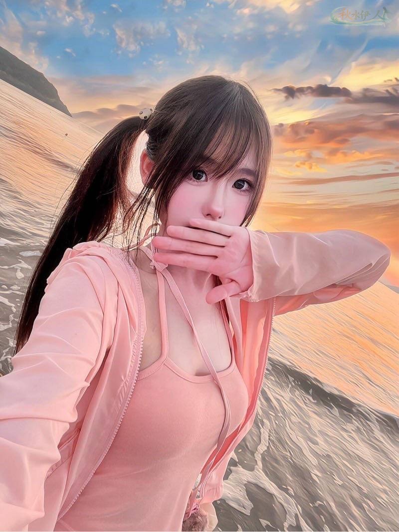 武汉纯欲小萝莉牛奶肌模特街拍
