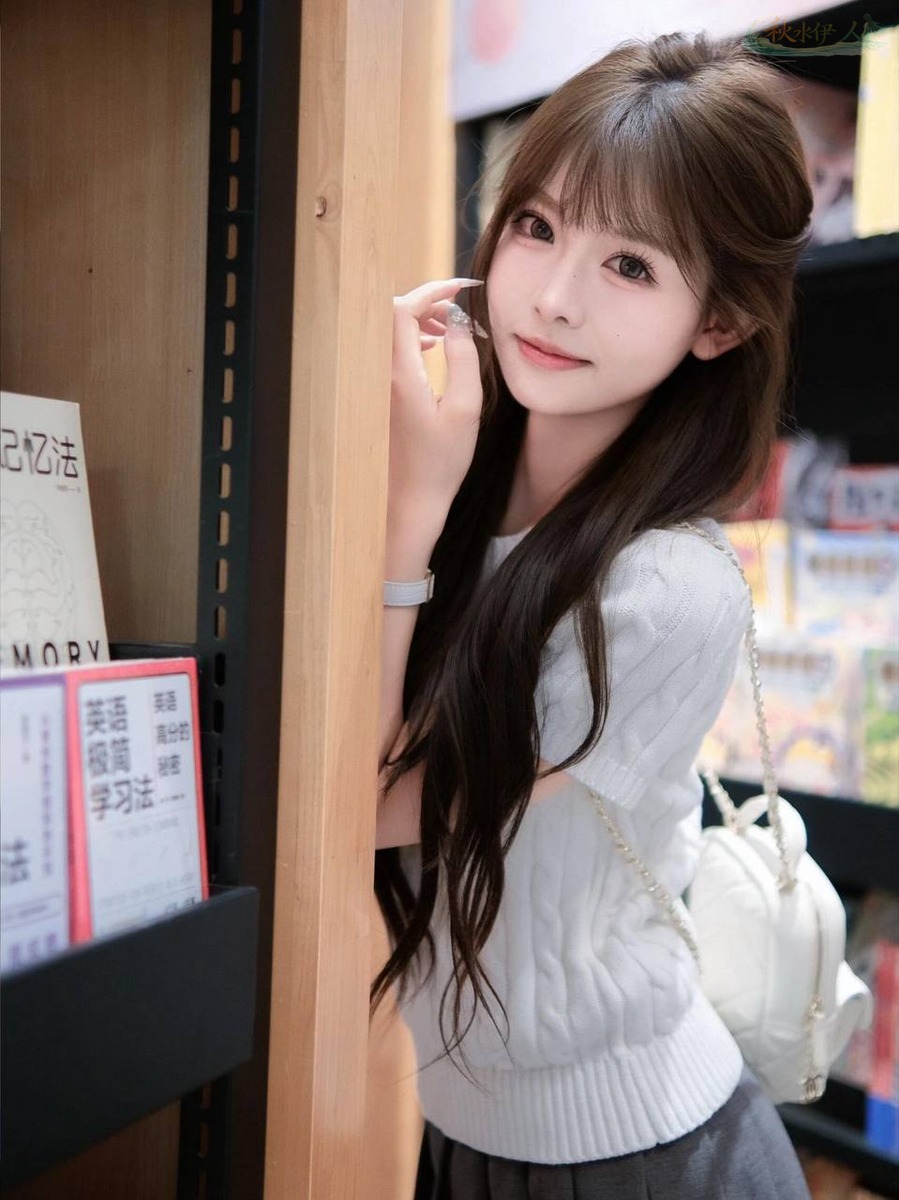长沙少女模特90斤腰细腿长
