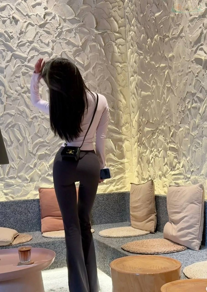 宁波美女模特 纯欲风洋气穿搭