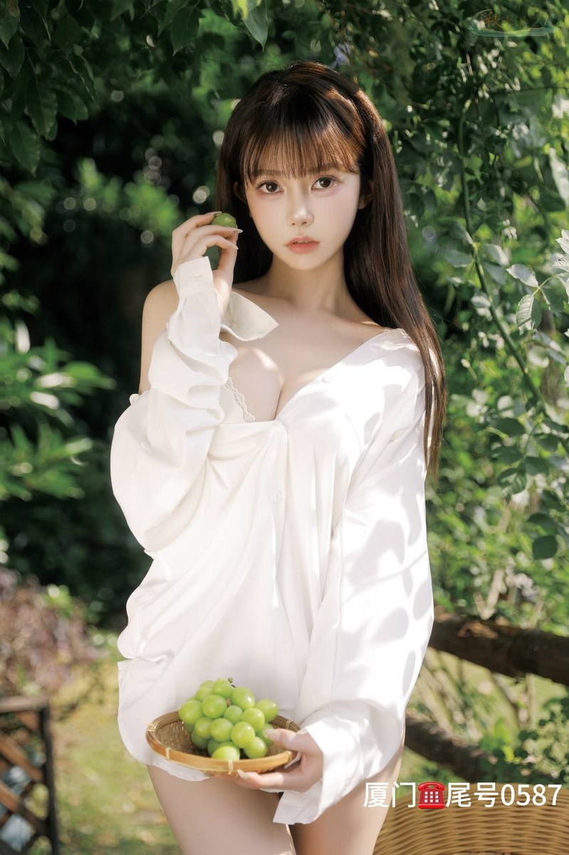 厦门气质巨乳模特街拍
