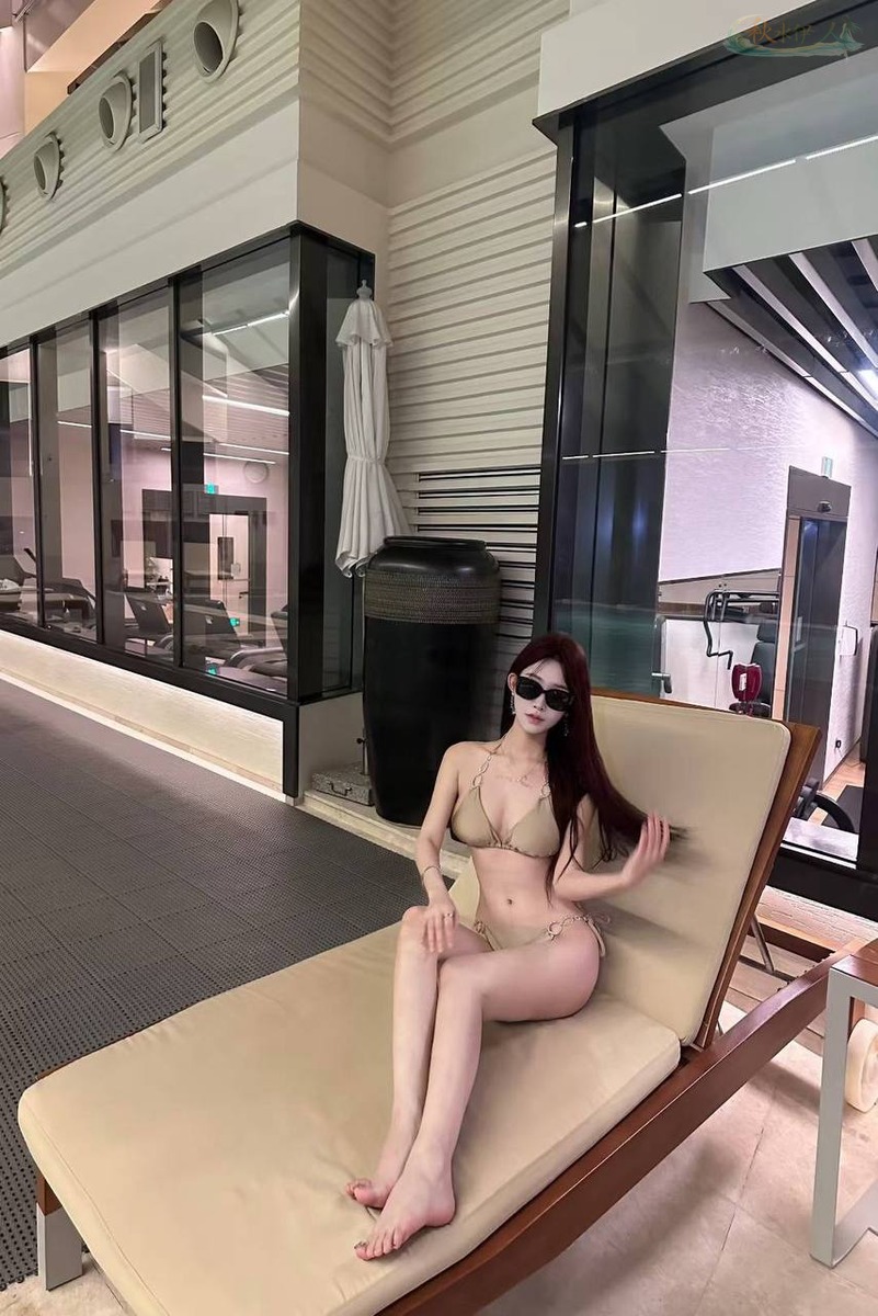 厦门活泼开朗模特甜美笑容