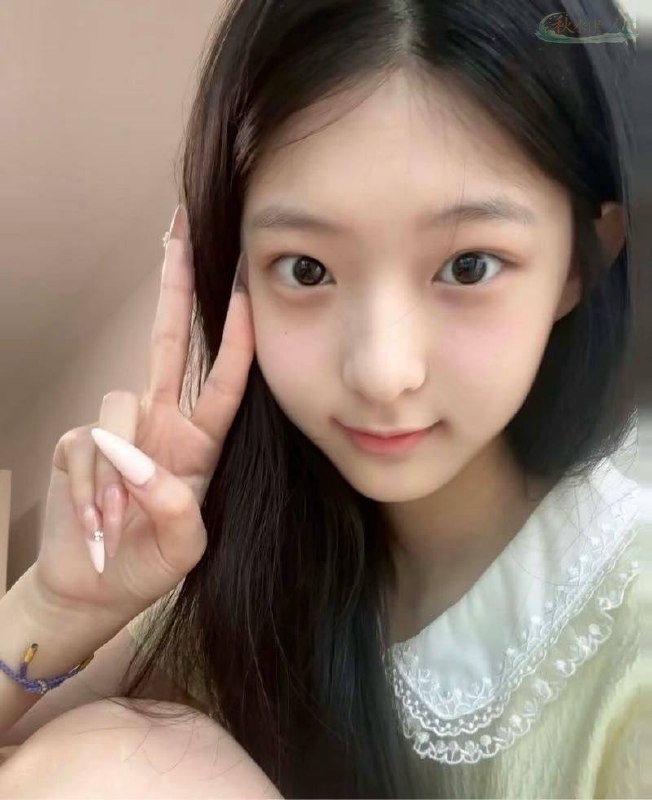 宁波甜美少女筷子腿自拍照片