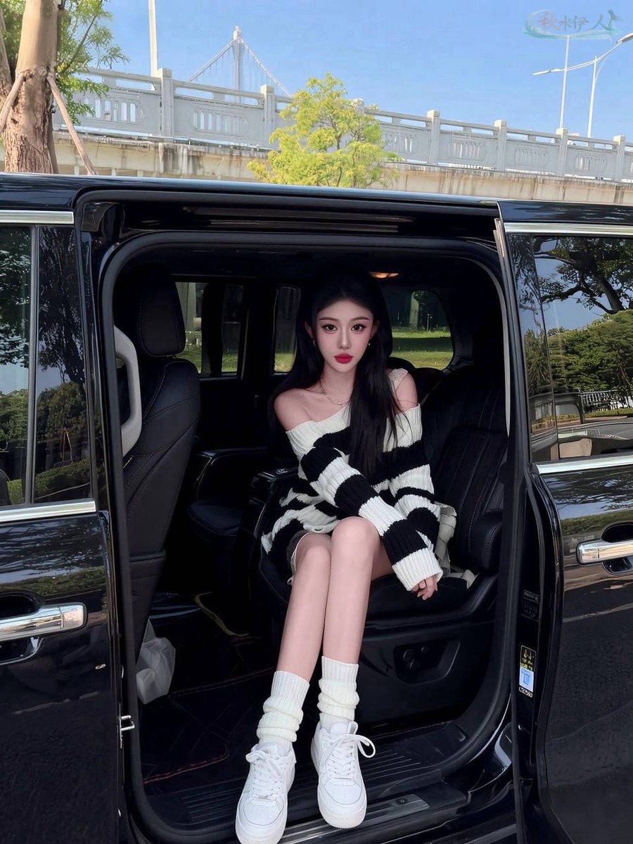 天津白领女模生活场景