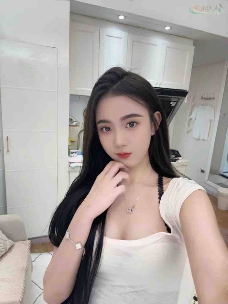 珠海猫系女友活泼开朗摆拍