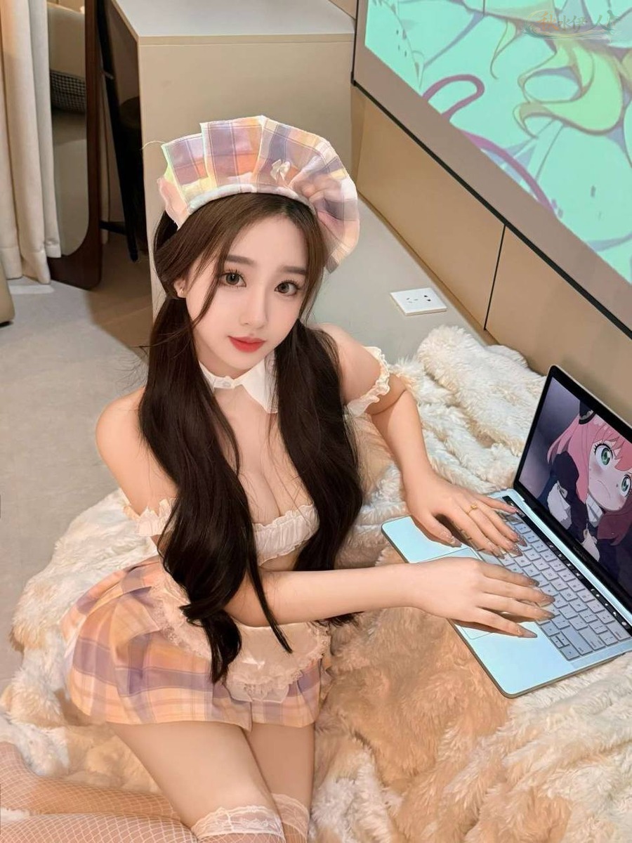 天津高挑模特女友感日常街拍