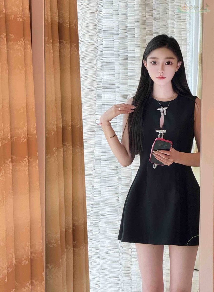 天津美女模特纯白无纹身