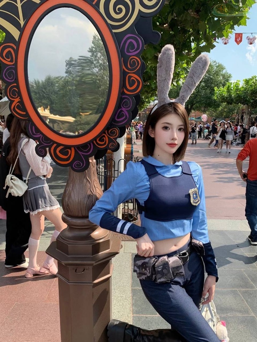 北京175cm女模清纯穿搭街拍