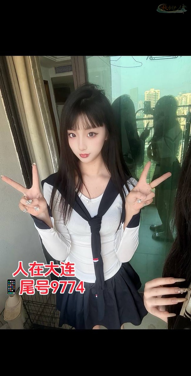 大连初恋感模特白皙皮肤写真