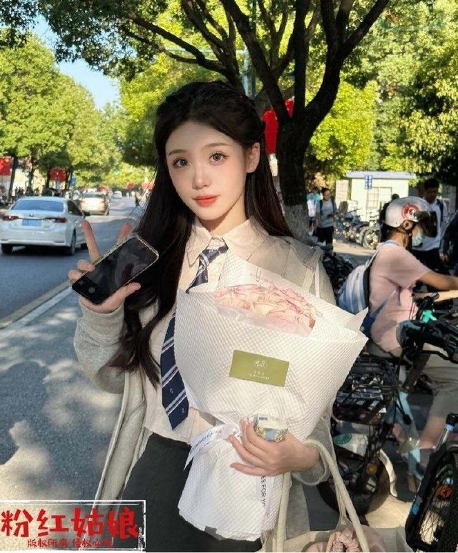 太原反差眼镜妹JK造型