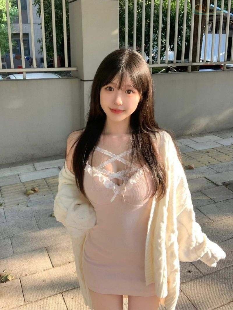 太原A4腰模特甜美笑容写真