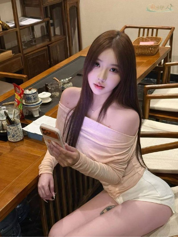 石家庄甜美模特皮肤白嫩