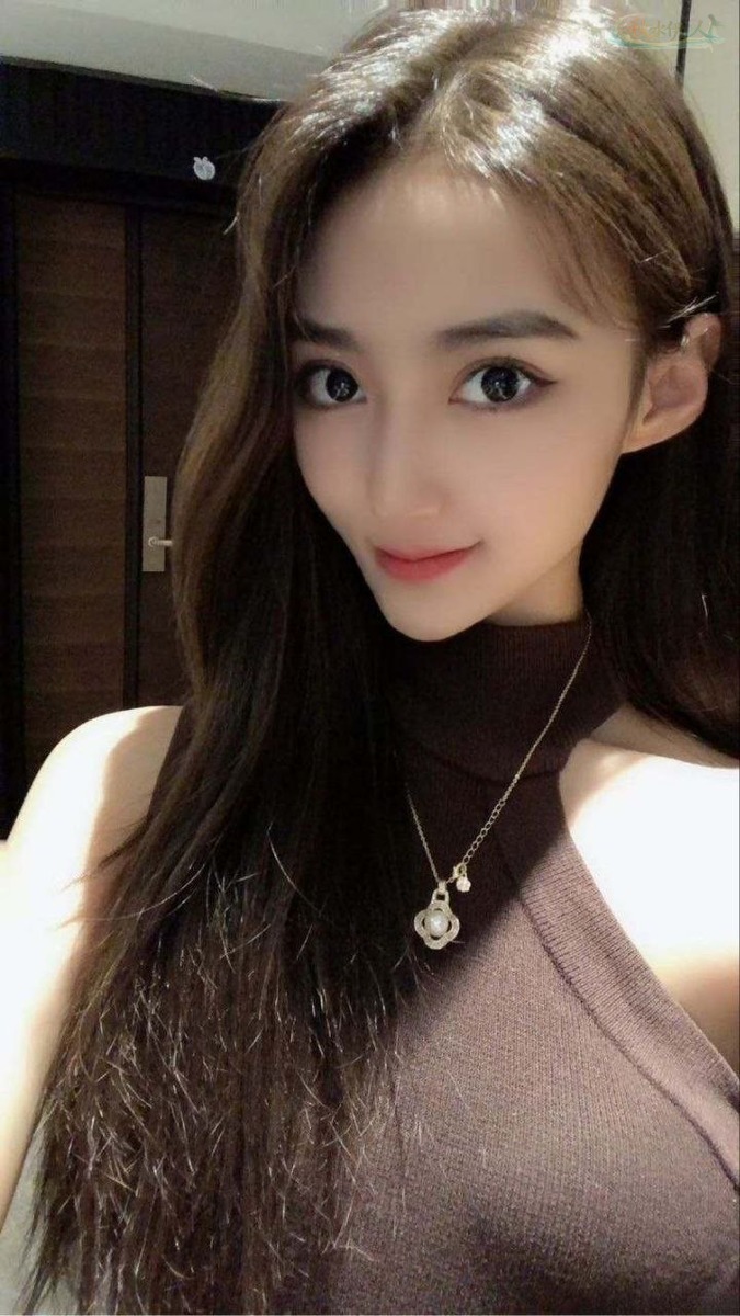 三亚高挑短款模特气质街拍
