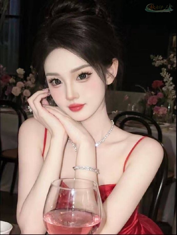 三亚高挑模特制服造型