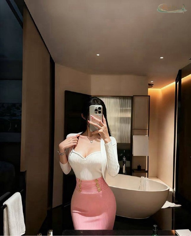 西安宾利集团模特三点粉写真3