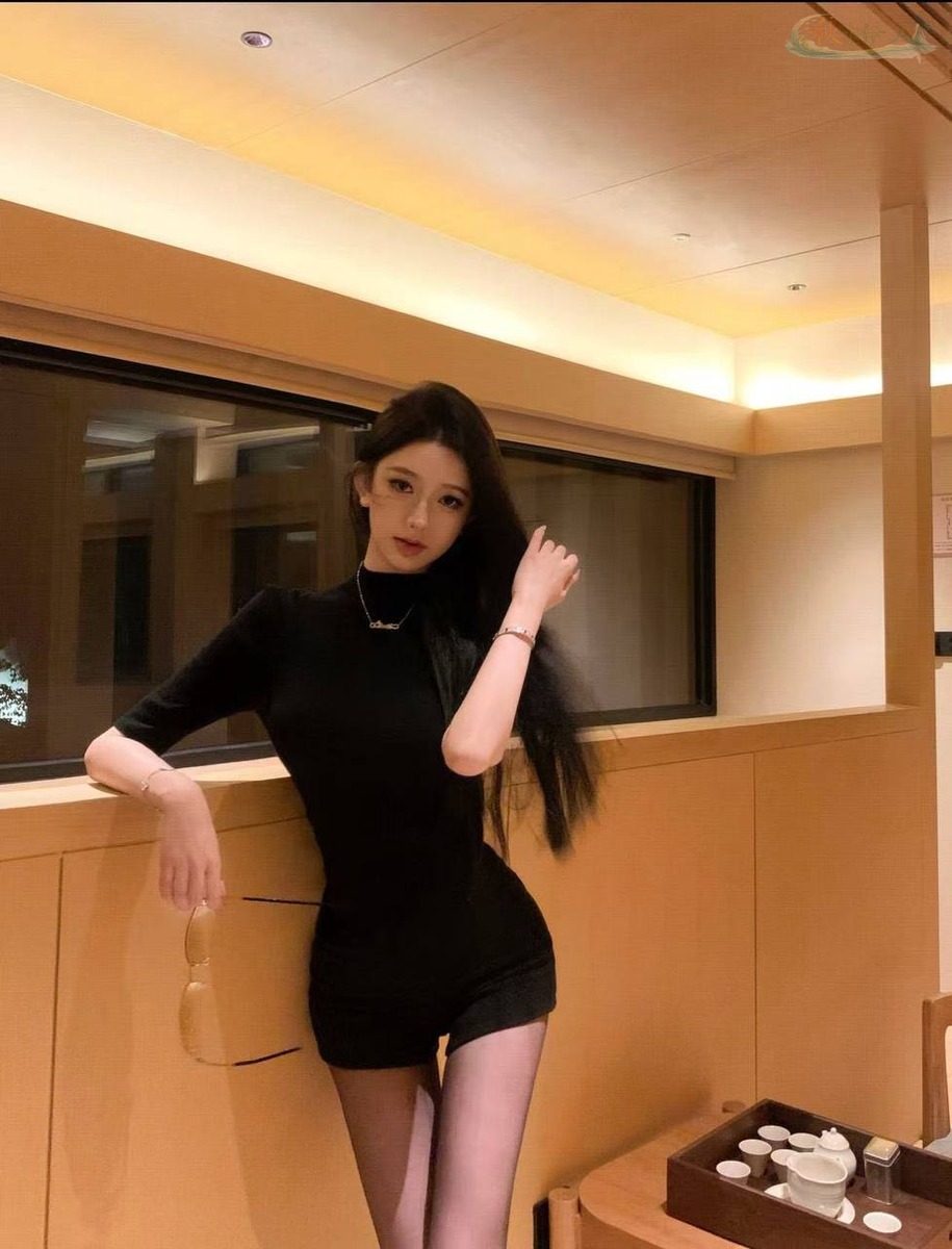 西安气质女友感模特穿搭展示