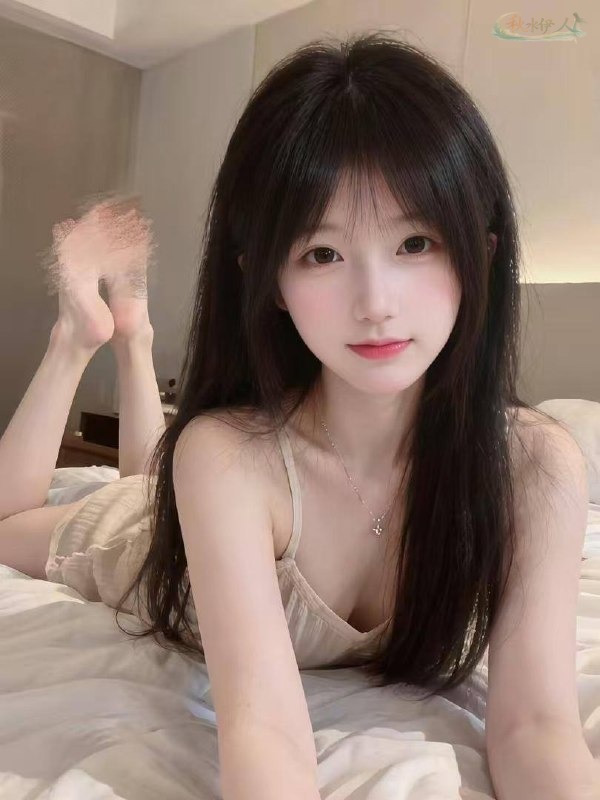 成都腿长直模特气质街拍