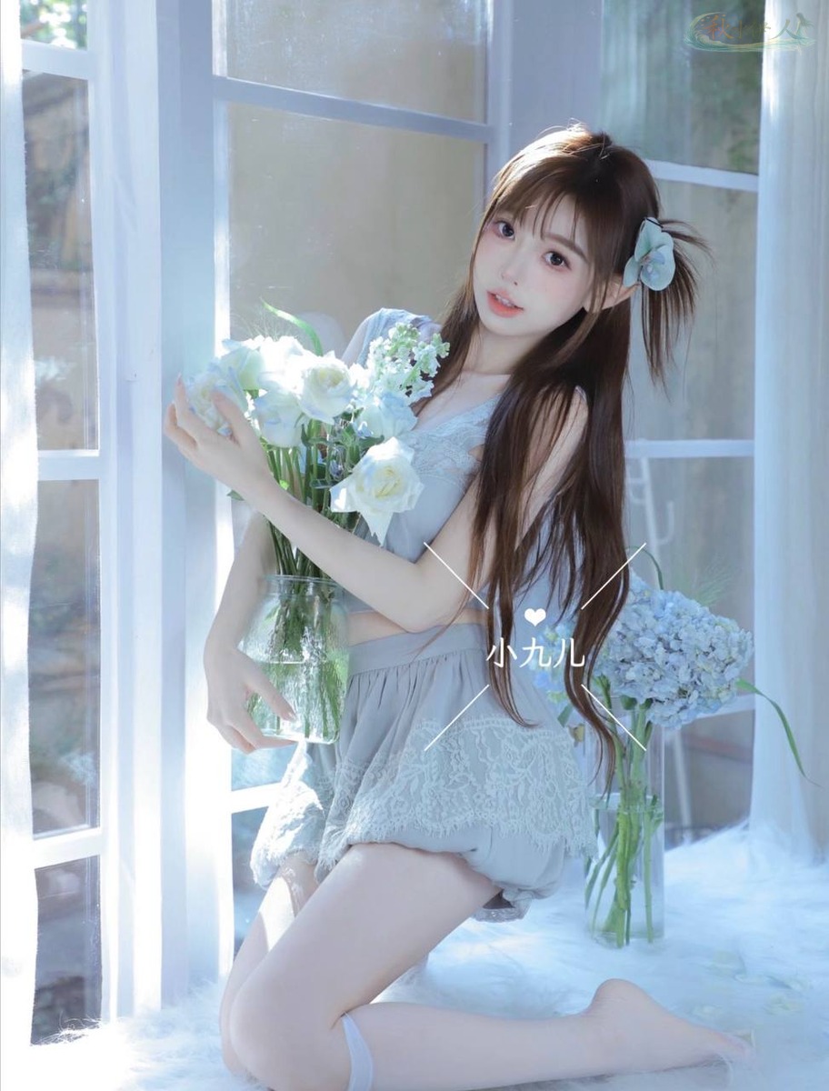 成都C罩杯白纯女模展示