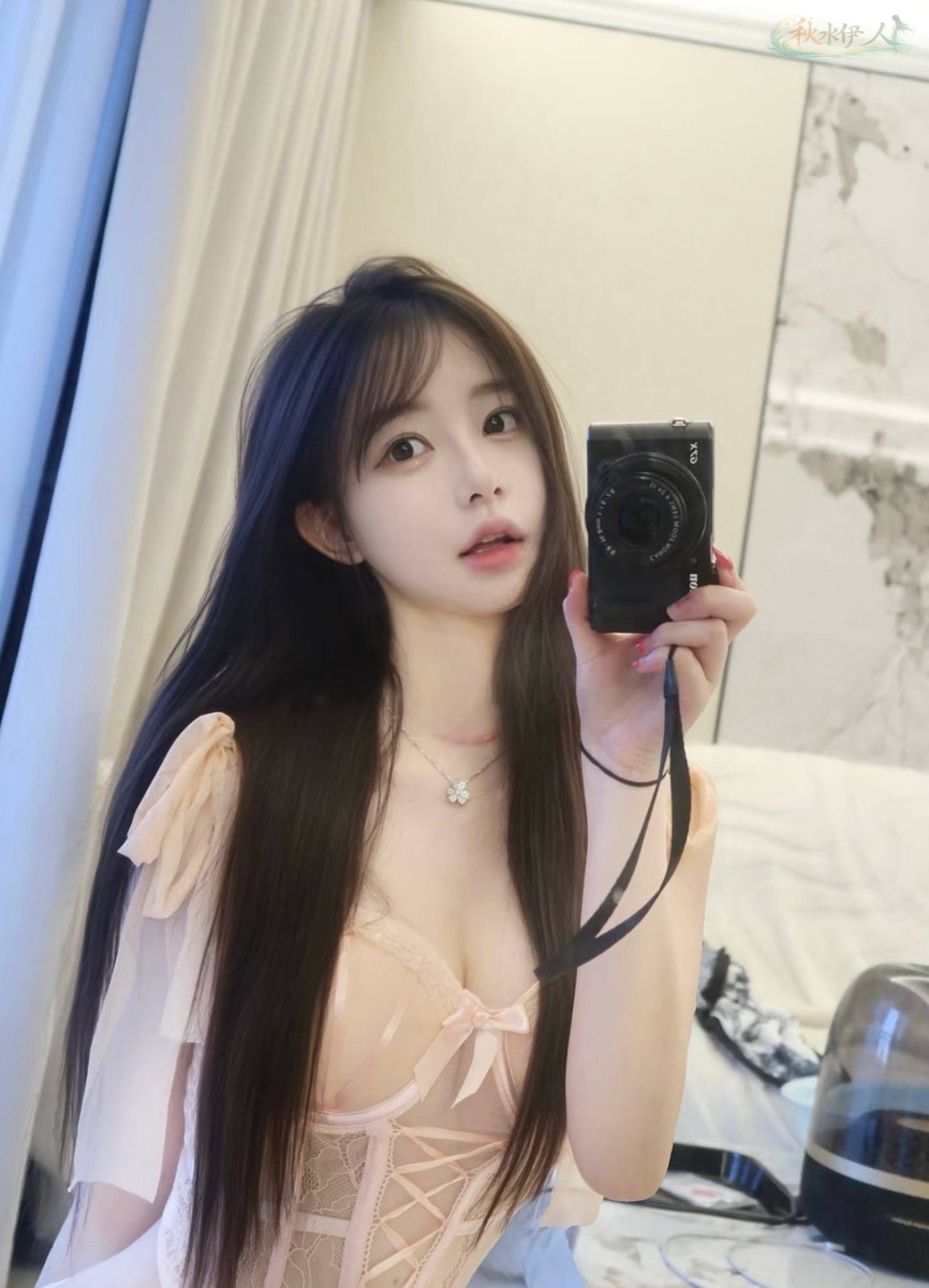 成都纯欲风D杯模特写真