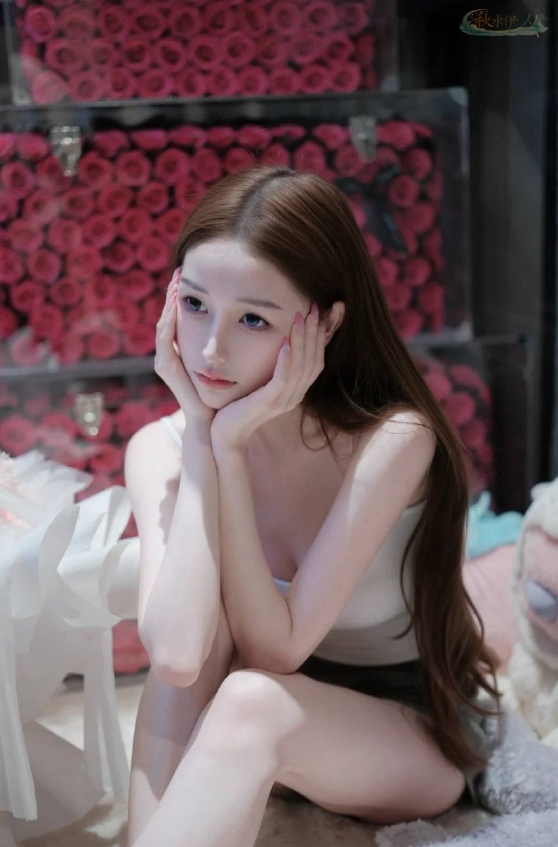 上海氧气美女模特172cm身材展示