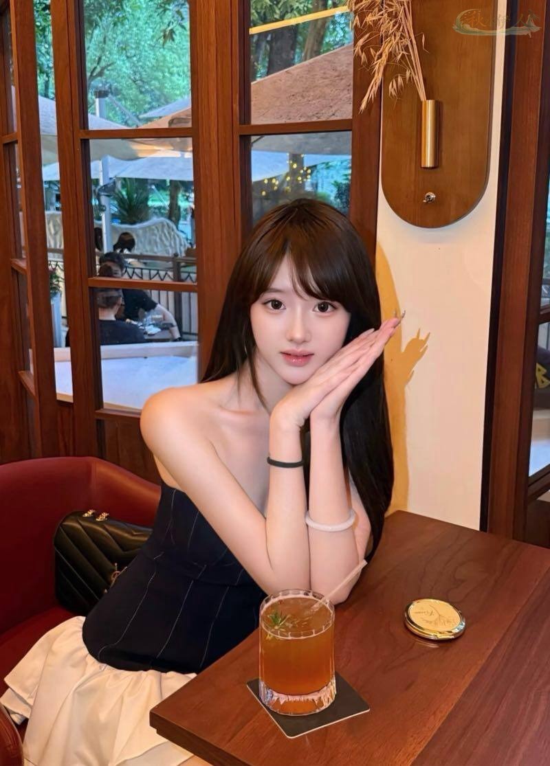 上海白皙皮肤少女模特4