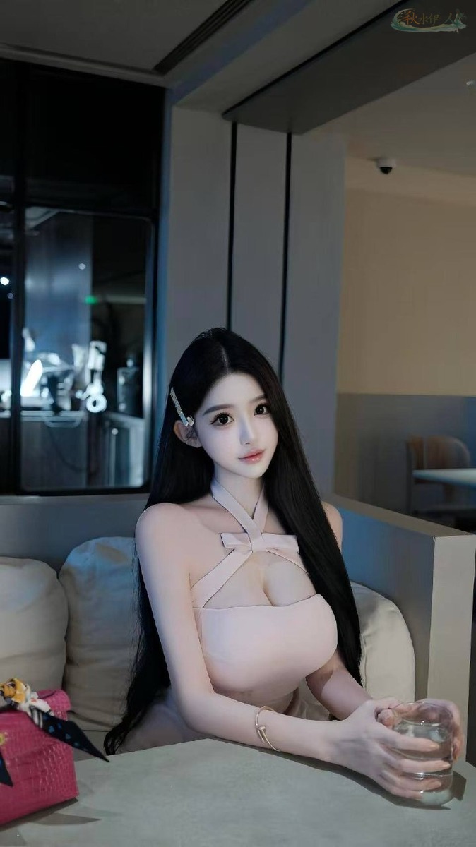 上海纯欲模特172G漫画身材街拍图1