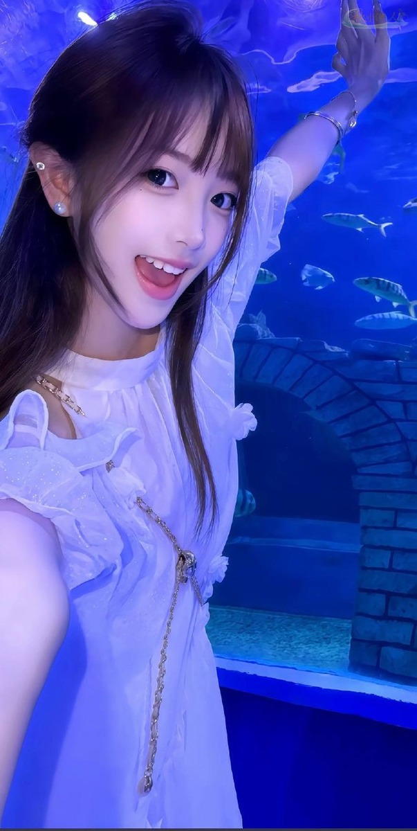 上海冷白皮模特高级感写真