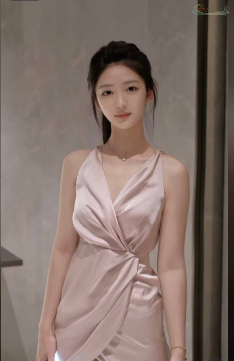 上海蜜桃臀少女清纯乖巧校花写真