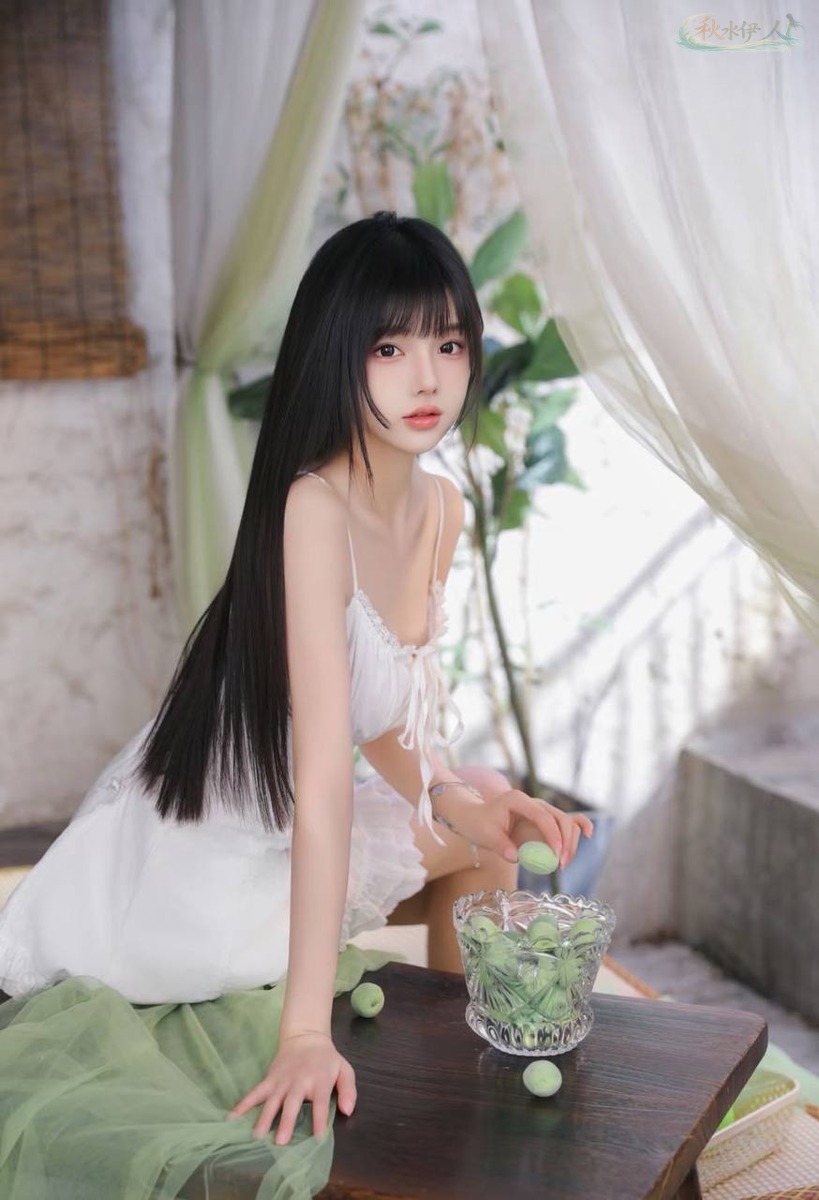 北京甜妹模特活泼笑容