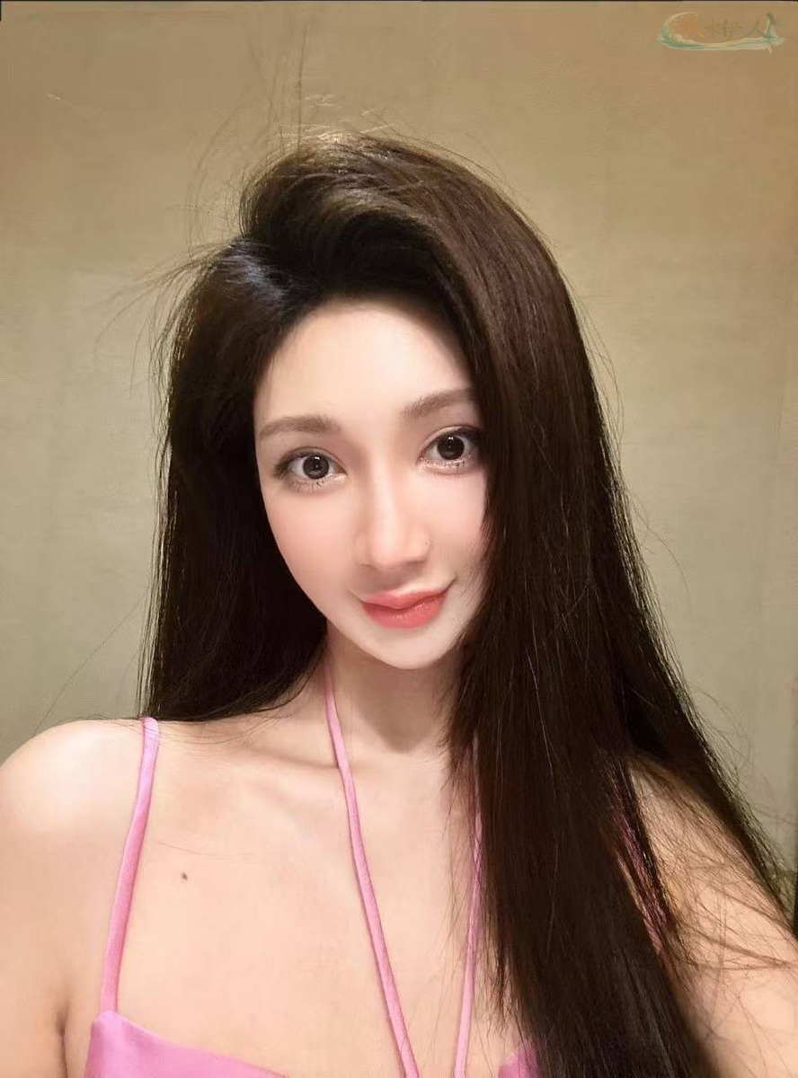 北京气质美女蜜桃臀侧影