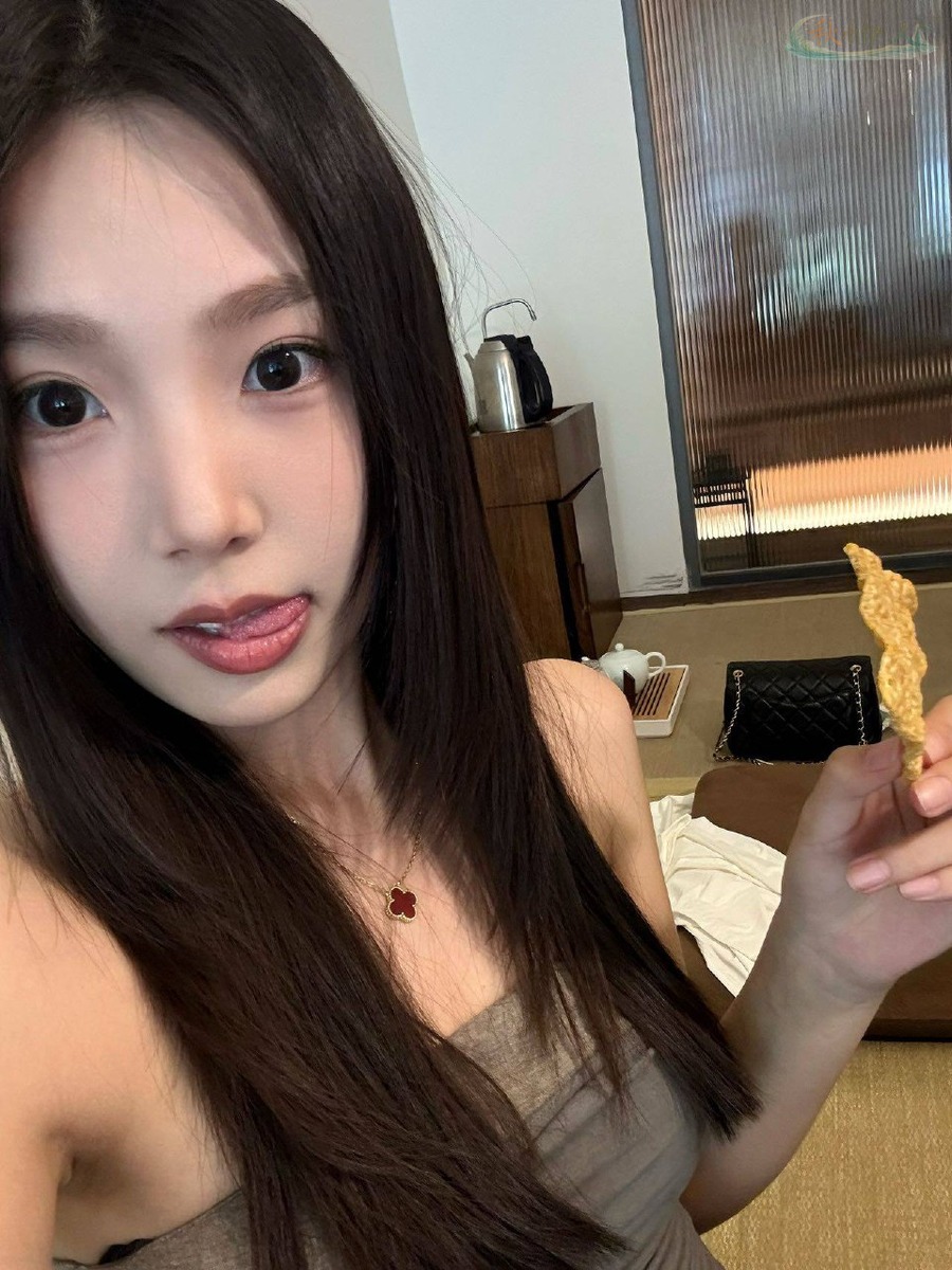 上海03级模特翘臀特写