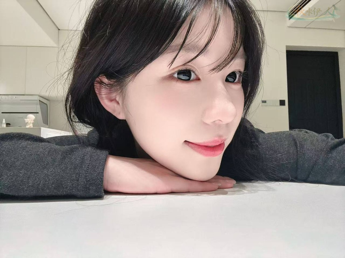 广州纯御系模特翘臀局部