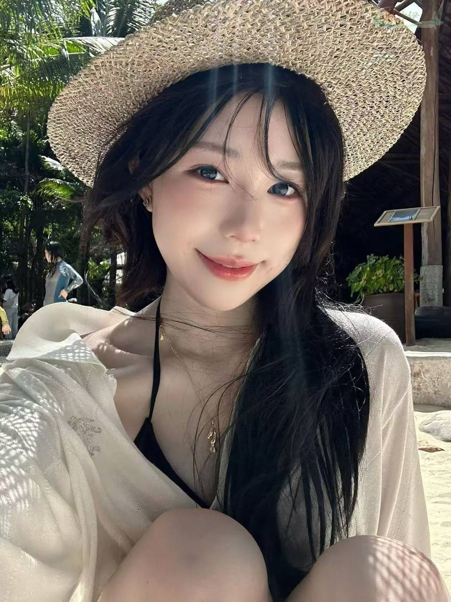 广州纯欲风巴掌腰模特侧拍