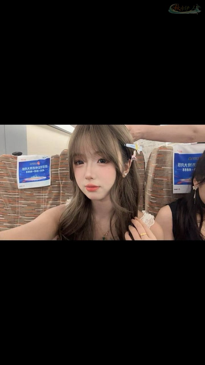 杭州清纯少女模特笔直长腿街拍