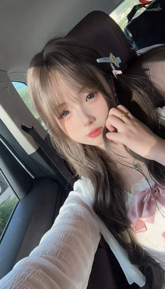 杭州166cm42kg少女A4腰侧身照