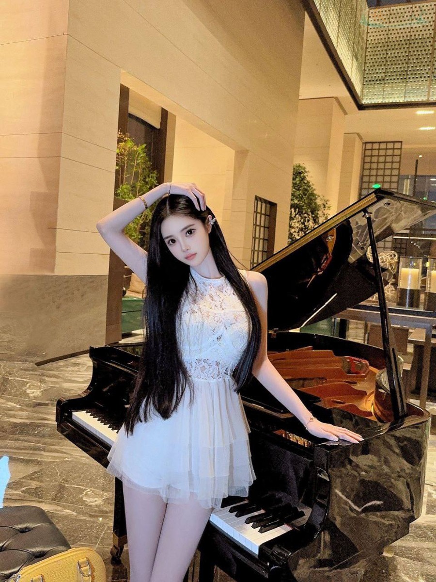 广州气质女神侧身照